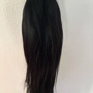 FULL LACE SILKY STRAIGHT HAIR, 3 COMBS ATTACHED FOR THE PERFECT FIT.  18 INCHES